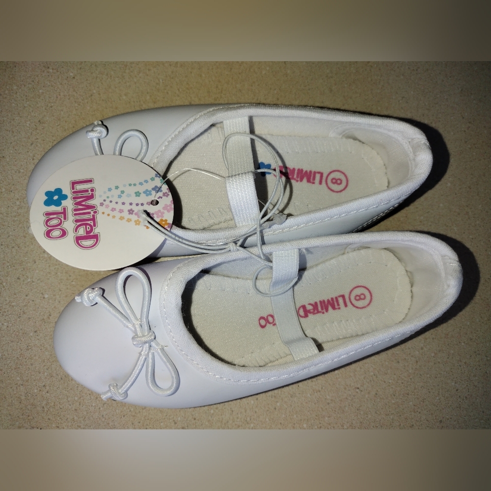 🆕 Girls White Dress Shoe 🤍
